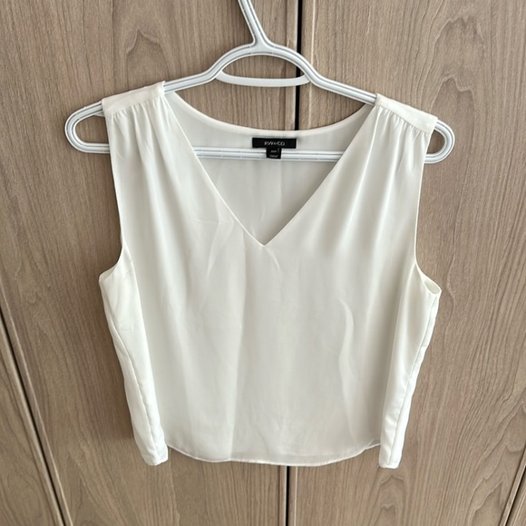 RW&Co Sleeveless V-neck Blouse - Picture 1 of 7